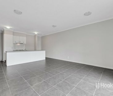21/64 Escapade Boulevard, Craigieburn VIC, Belconnen - Photo 1