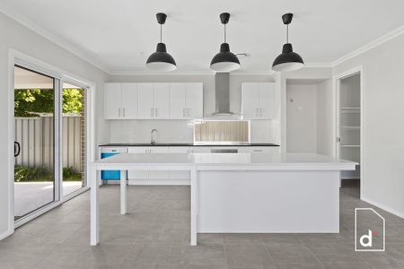 Brand New Executive Home - Photo 3