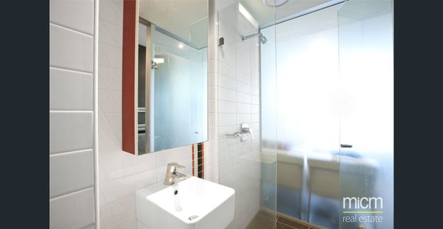 City Tempo: 17th Floor - Fantastic Inner City Apartment! - Photo 1