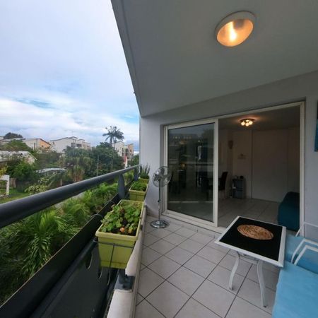 Location Appartement 1 pièce Meublé 25m² LE TAMPON 97430 - Photo 4