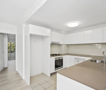 Two Bedroom Stunner in the Heart of Dee Why - Photo 3