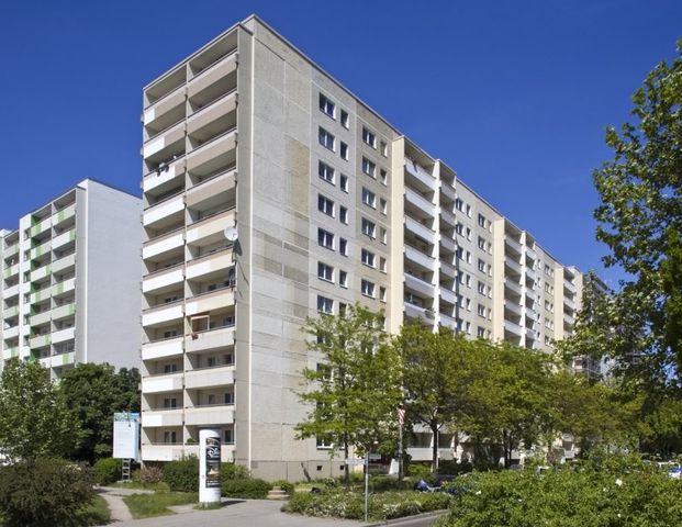 4-Zimmerwohnung in Neu-Hohenschönhausen - unrenovierter Zustand - Photo 1