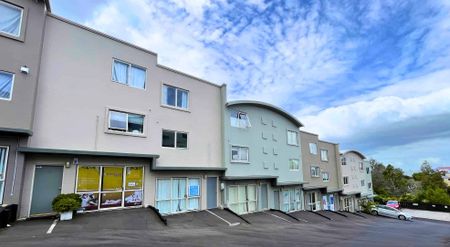 Two-Bedroom Apartment in Birkenhead - Photo 5