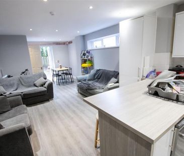 6 bedroom house to rent - Photo 2