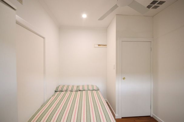 6-bedroom shared house / townhouse, Fox Avenue - Photo 1