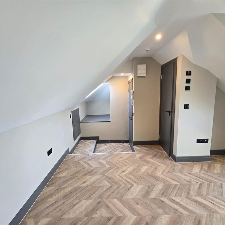 London Road, Ewell KT17 - Photo 1