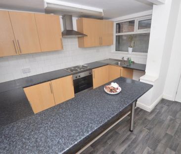 2 bedroom terraced house to rent - Photo 3