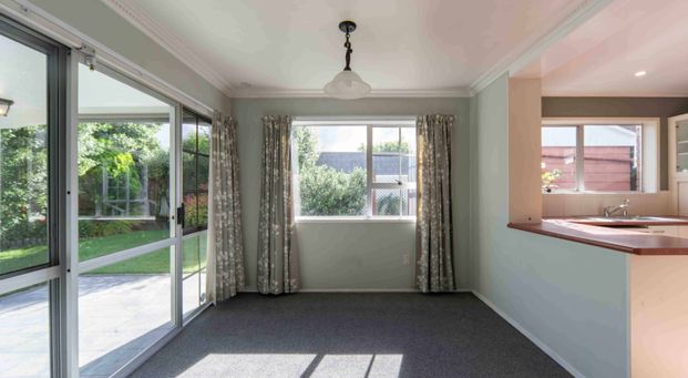 Queenwood Home with Bonus Sleepout - Private & Versatile - Photo 1