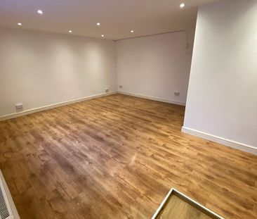 1 Bed Maisonette, Edge Lane, M32 - Photo 4