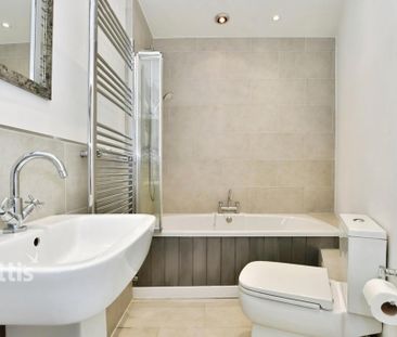 2 bedroom terraced house to rent - Photo 2