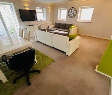 Old Christchurch Road, BOURNEMOUTH - Photo 2