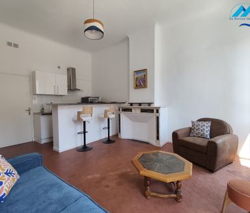 Location Appartement 3 pièces 54m² MARSEILLE 1er - Photo 2