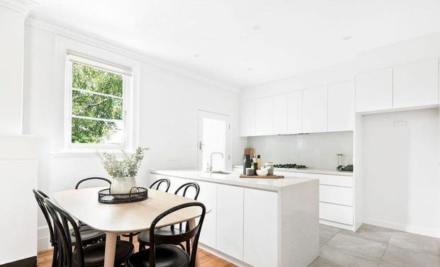 2/5 Webb Street, Brighton - Photo 1
