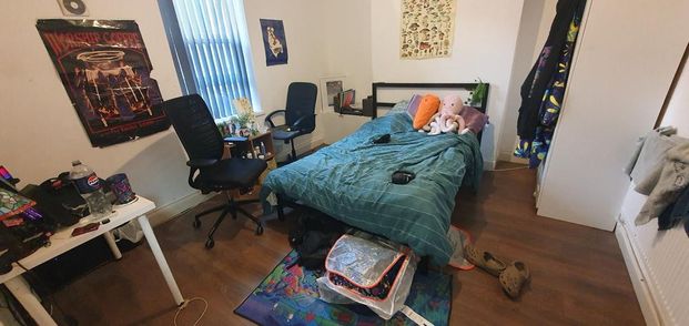 6 bedroom house to rent - Photo 1