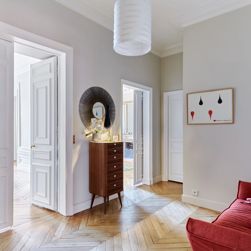 Location appartement, Paris 7ème (75007), 5 pièces, 119.7 m², ref 85418629 - Photo 1