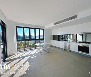 🏡 Fully Furnished-Modern Garden-Style Apartment | 2Bed 2Bath | Prime Rosebery Location | Furnished |! - Photo 4