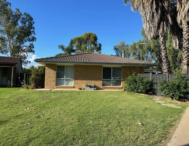 5 Acacia Crescent, Moree NSW 2400 - Photo 1