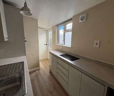 1 bedroom semi-detached house to rent - Photo 5