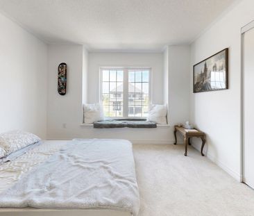 For Lease - 5 Harvest Crescent, Barrie, Ontario - Photo 2