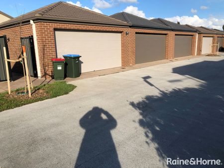 6 Branagh Walk, Truganina, VIC 3029 - Photo 2