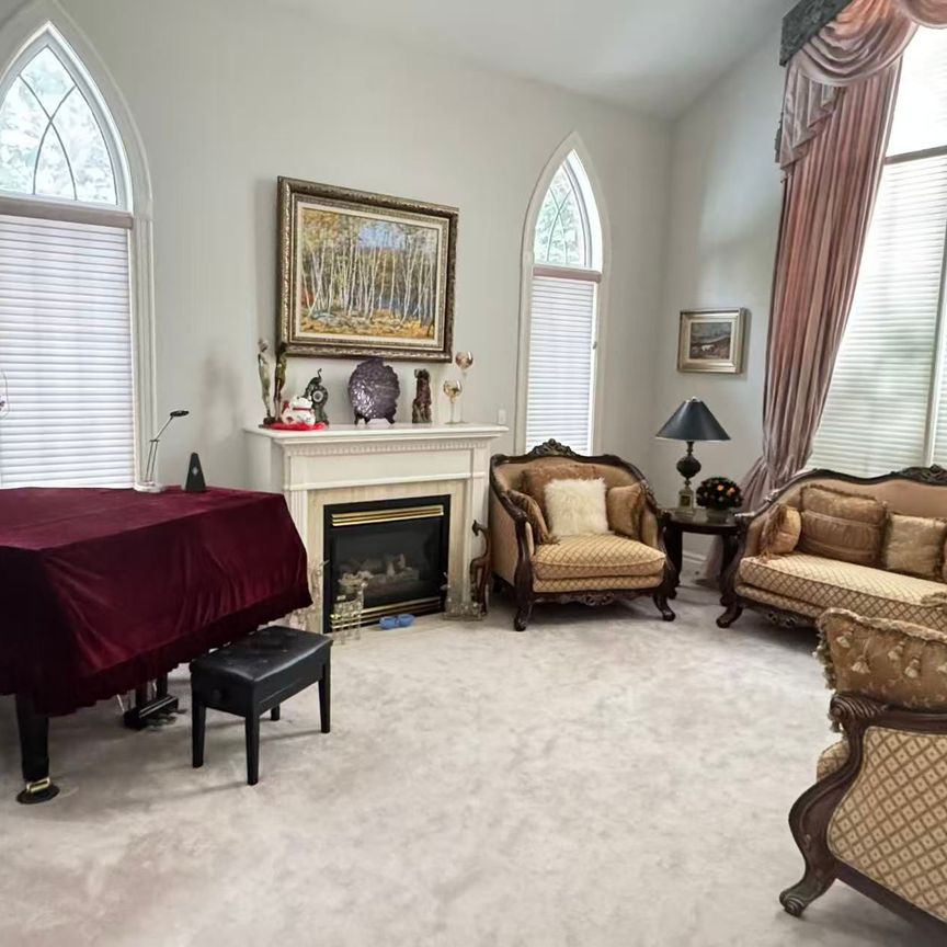 For Lease - 5 Dafoe Court, Aurora, Ontario - Photo 1