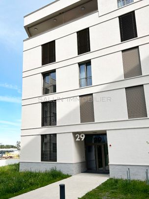 SPACIEUX ATTIQUE DE 3½ PIECES - Photo 1