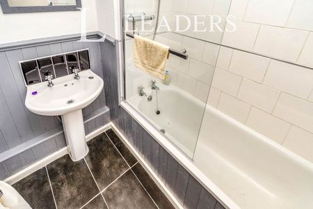 3 bedroom house to rent Ingram Road, Walsall, WS3 - Photo 5