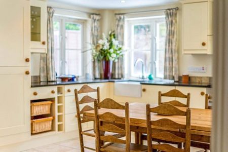 3 bedroom detached house to rent - Photo 3