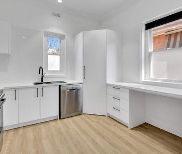 Classic Abbotsford Elegance with a Contemporary Edge - Photo 1
