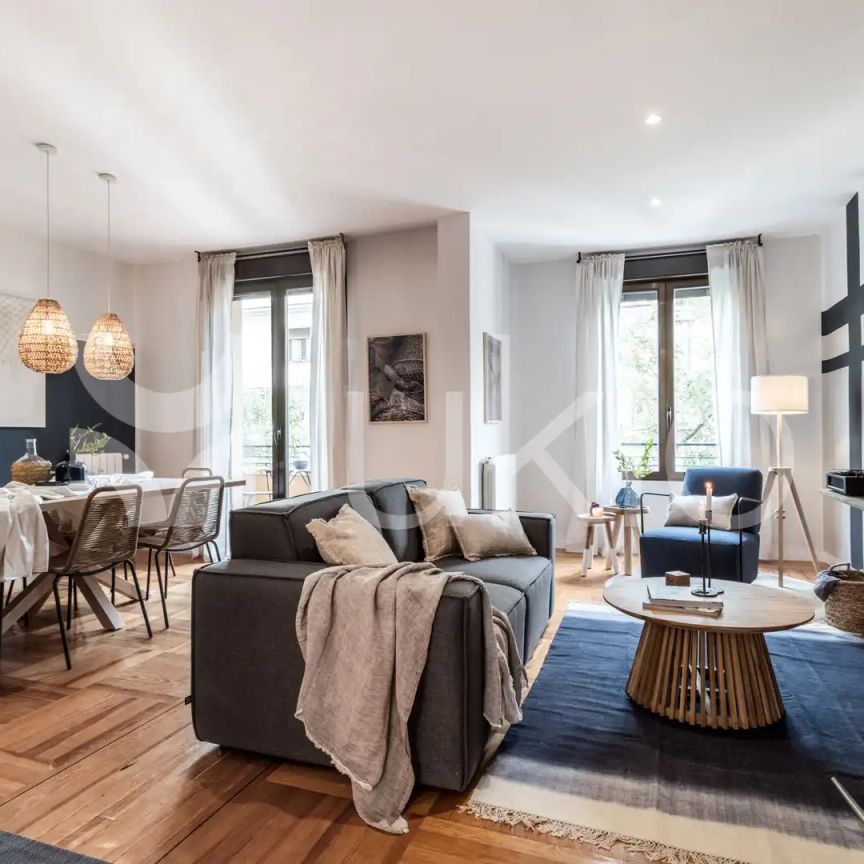 Apartamento de alquiler en Calle de Viriato, Almagro - Photo 1