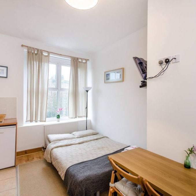 Flat 08 West Cromwell Road, Earls Court SW5 9QL - Photo 1