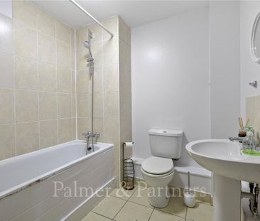 2 bedroom maisonette to rent - Photo 2