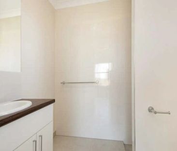 4 bedrooms with room to move! - Photo 5