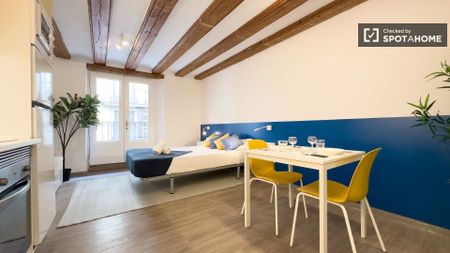 barcelona, Catalonia 08002 - Photo 3