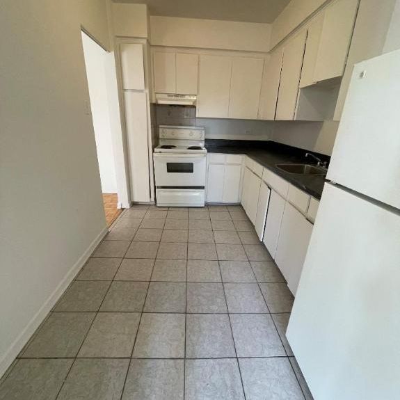2 CH - 1 SDB - St-Laurent - $1,645 /mo - Photo 1