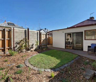 Spacious 3-Bedroom St Kilda Rental with Modern Upgrades and Alfresc... - Photo 2