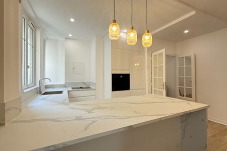 Appartement meublé neuf de 59 m2 rénové en entier - 1 chambre avec double séjour - Photo 2