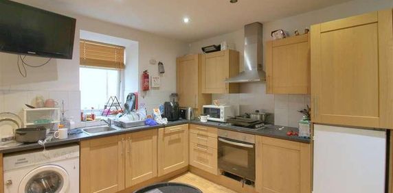 In Station Road, Sourth Gosforth, NE3 - Photo 2