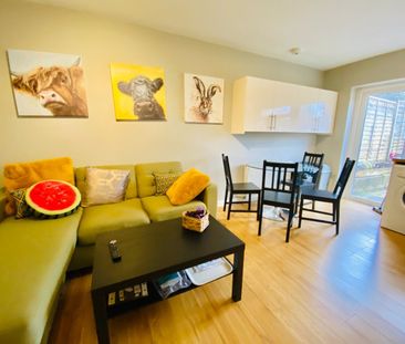 2 Bed Flat, Newcastle Road, RG2 - Photo 4