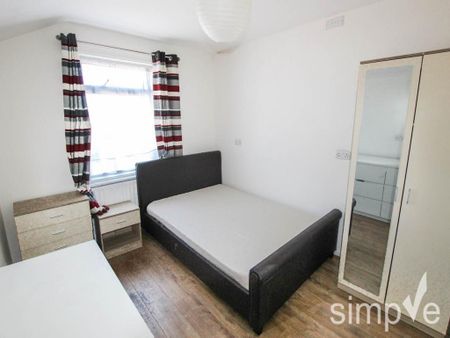 1 bedroom in a house share to rent - Photo 2