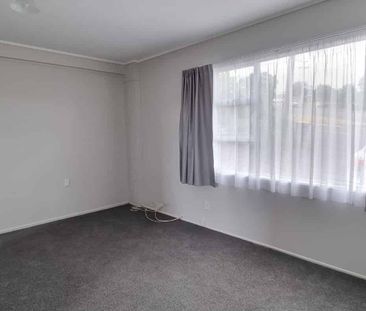 2 bedroom home in handy location - Photo 4