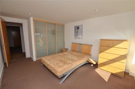 3 bedroom flat to rent - Photo 5