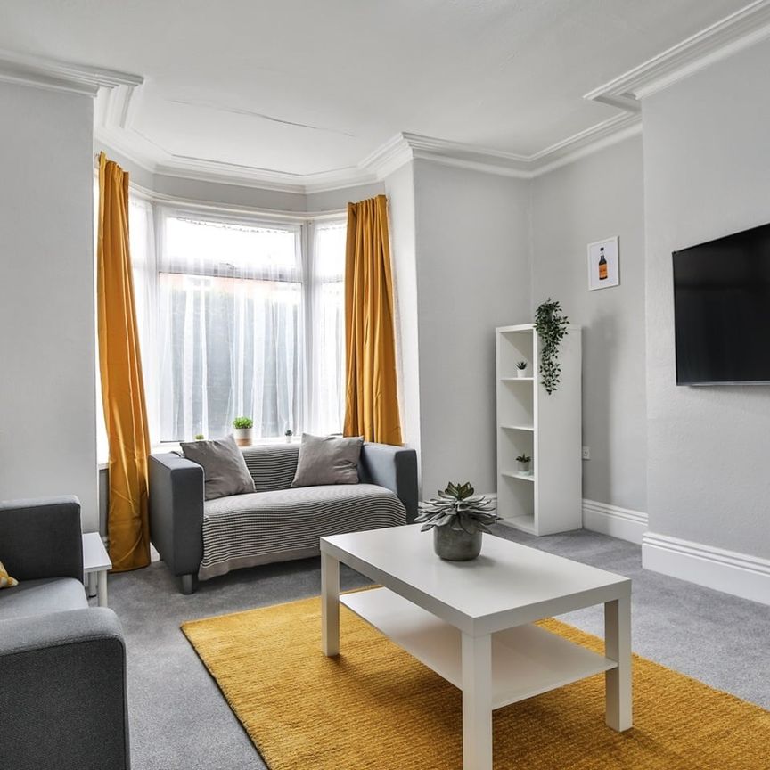 Room in a Shared House, Sackville Road, S10 - Photo 1