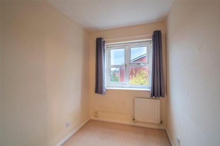 2 bedroom semi-detached house to rent - Photo 2