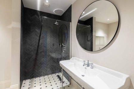 Phillimore Place, Kensington, W8 - Photo 3