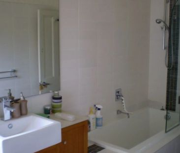 Charming Queenslander in Prime Inner-City Location - Photo 4