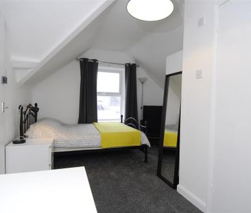 7 bedroom house to rent - Photo 1