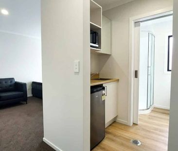 RENT REBATE AND UTILITIES INCLUDED - Great on Greta! - Photo 2