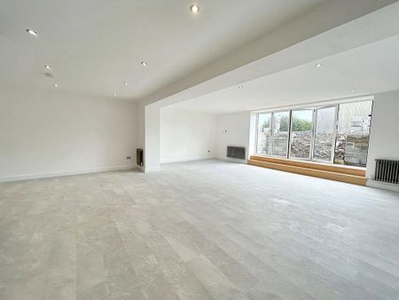 6 bedroom detached house to rent - Photo 2