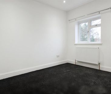 3 bedroom end of terrace house to rent - Photo 1